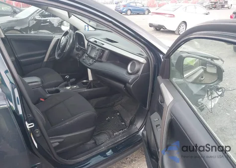 2018 Toyota Rav4 Xle z USA, uszkodzony, nr VIN 2T3RFREV0JW815634